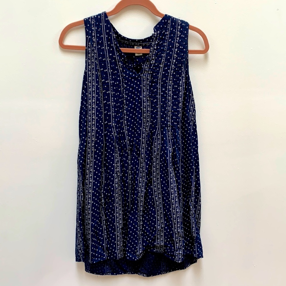 2/$20 Old navy blue and white small dress